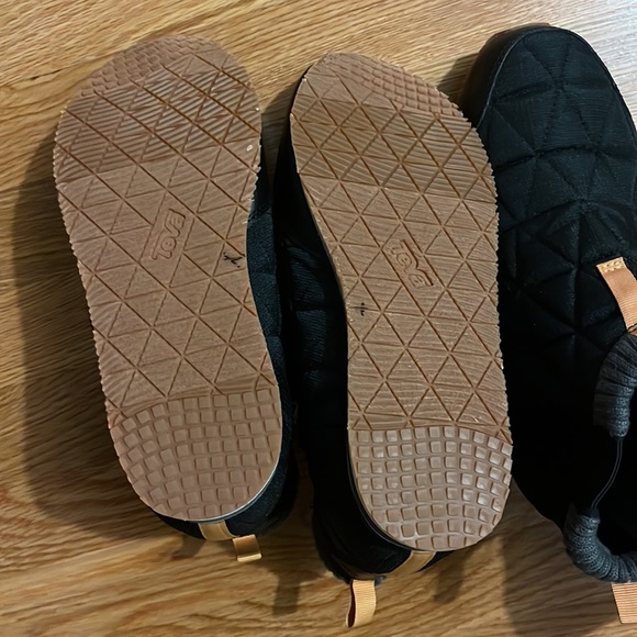 New Teva Ember Mid Boot Quilted Black Womens 9 - Picture 8 of 15